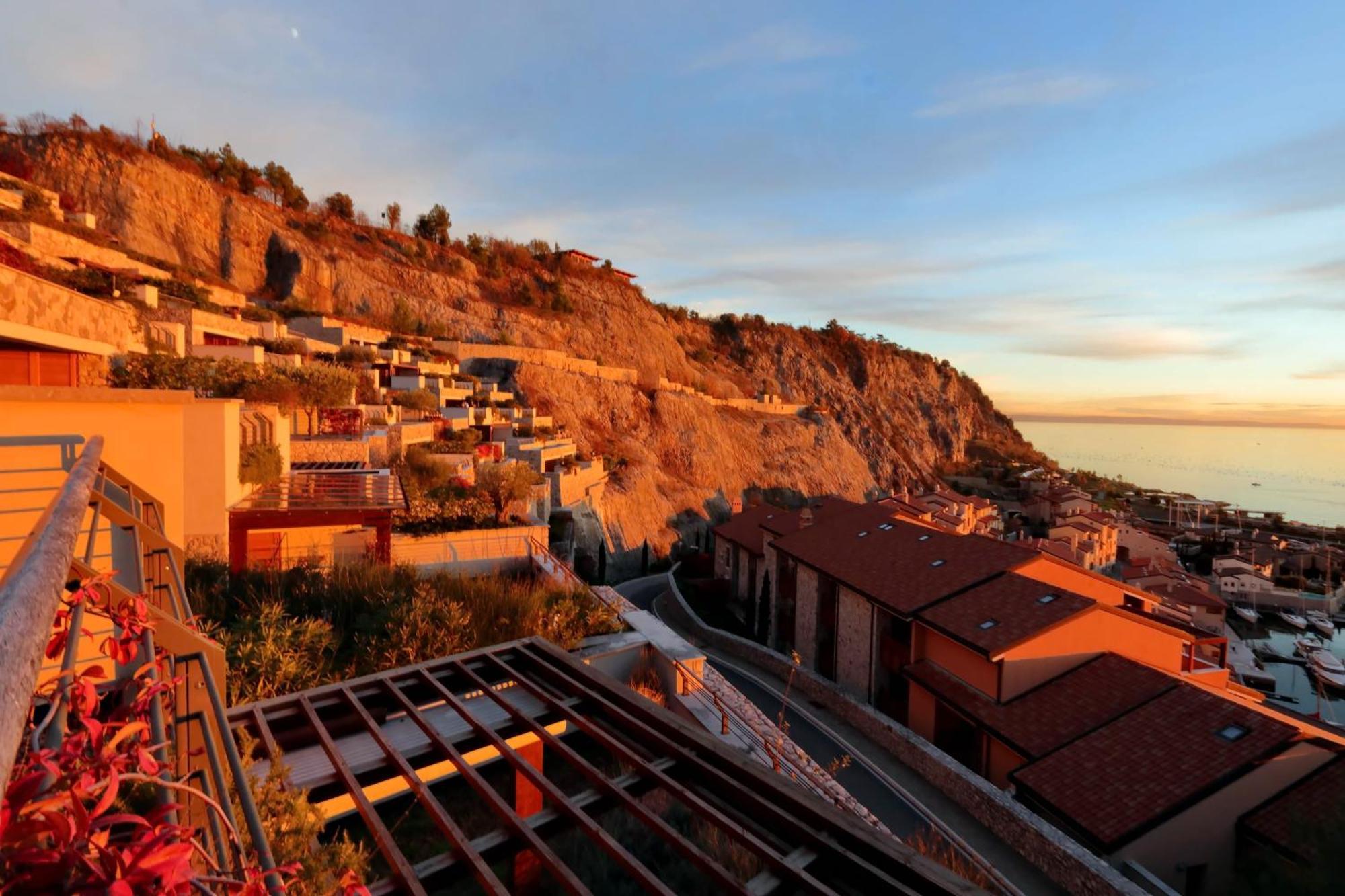 Portopiccolo Apartments ซิสเตียนา ภายนอก รูปภาพ