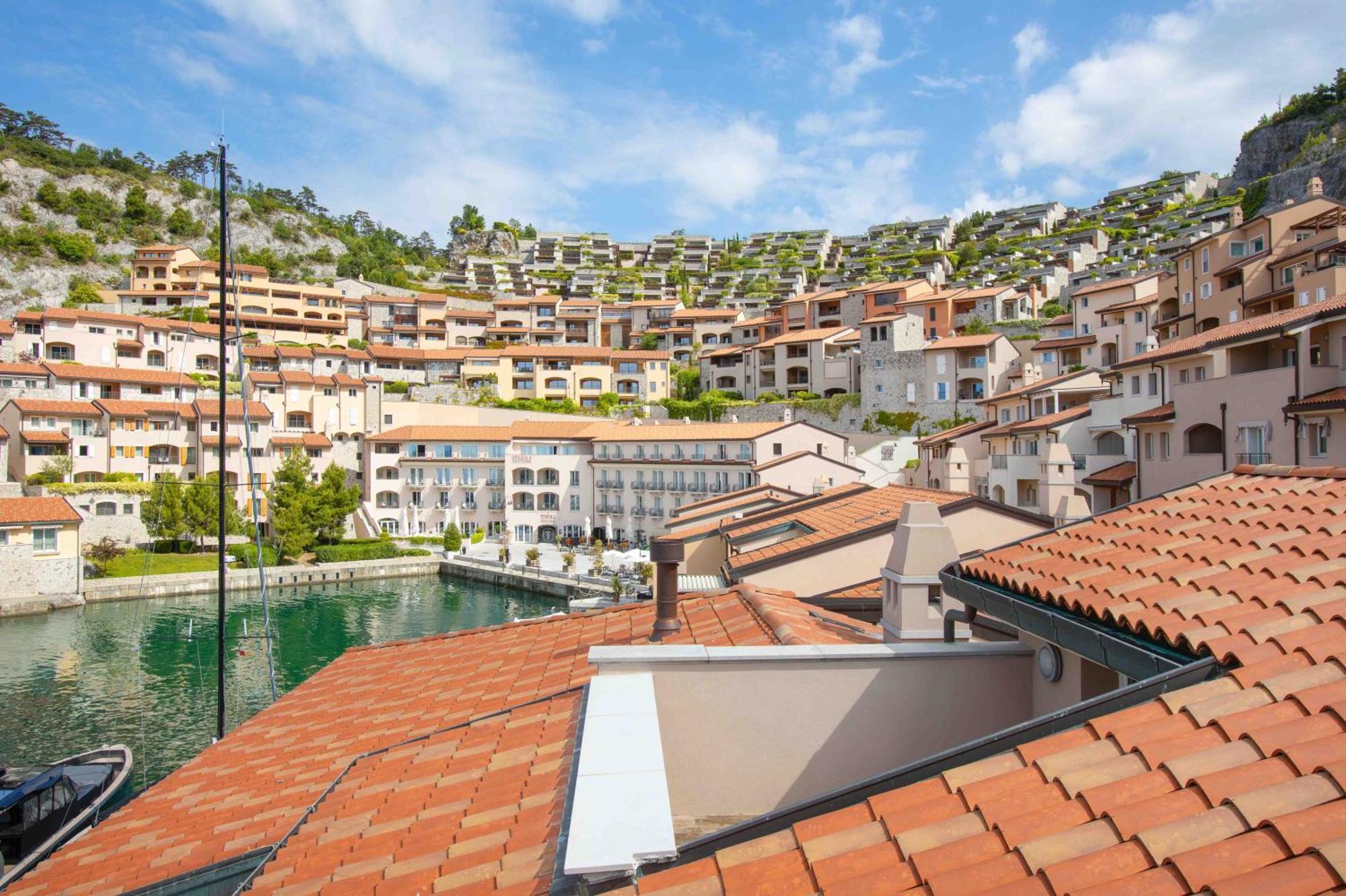 Portopiccolo Apartments ซิสเตียนา ภายนอก รูปภาพ