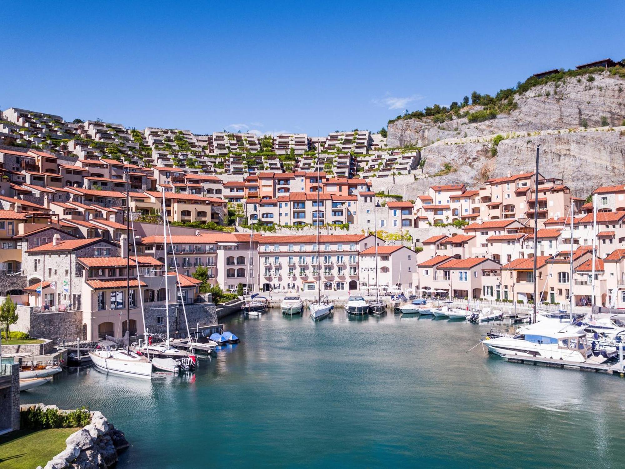 Portopiccolo Apartments ซิสเตียนา ภายนอก รูปภาพ