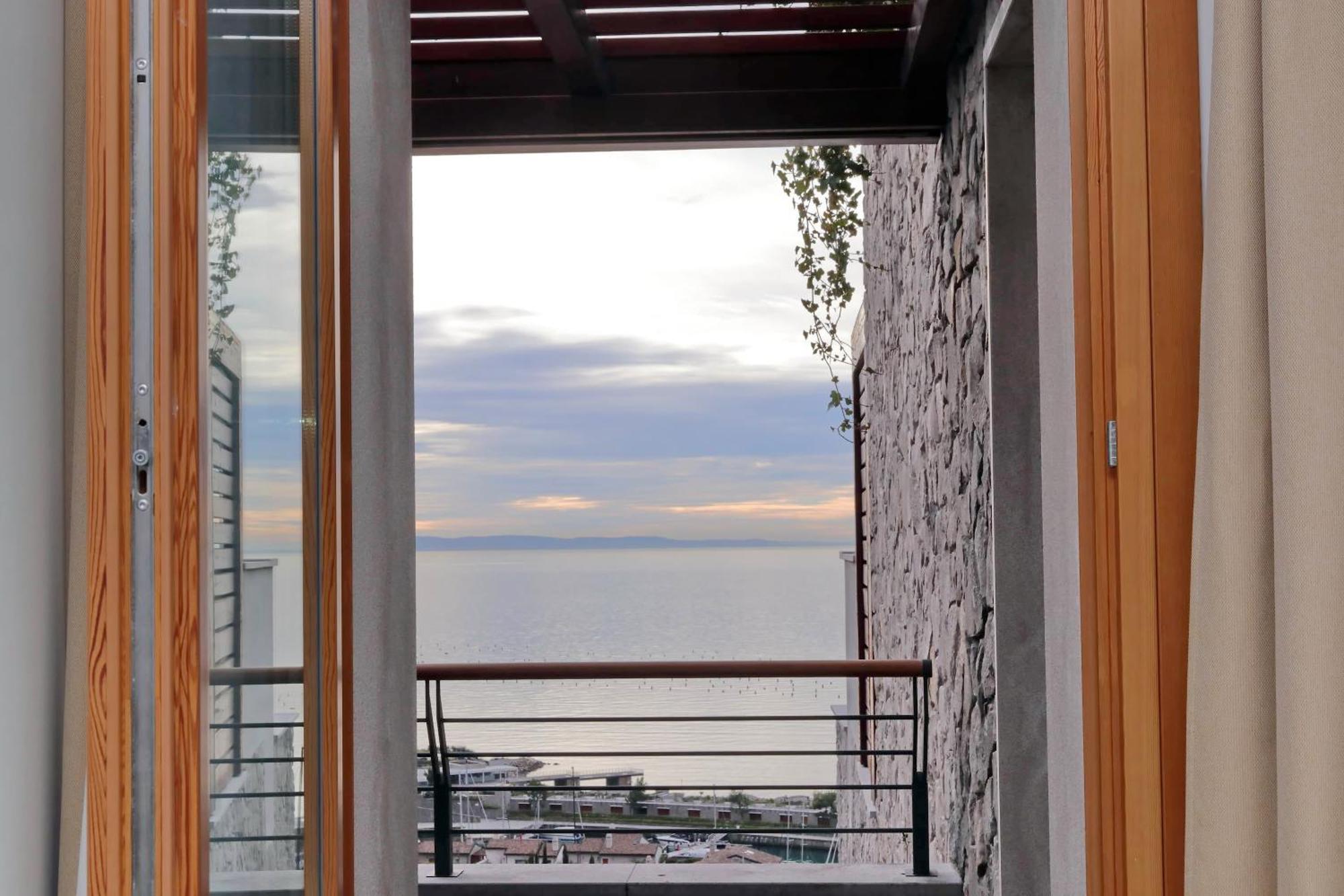 Portopiccolo Apartments ซิสเตียนา ภายนอก รูปภาพ